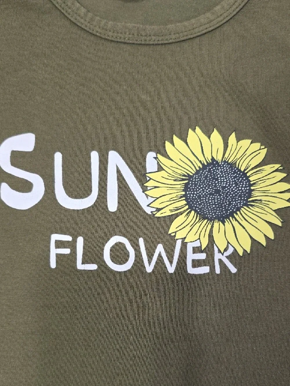 Girl's Size 110 (Size 4) SHEIN Olive Green Sunflower Tee & Camo Biker Shorts T9